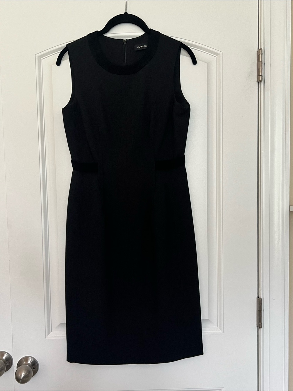 Ivanka Trump Black Sleeveless Velvet Trim Scuba Sheath Dress Size 2